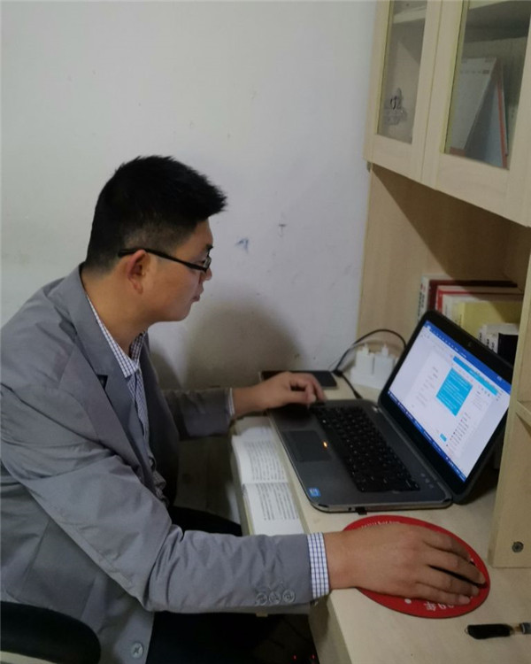 beat365英国官网:利用抗疫教科书 讲好线上思政课(图1) beat365英国官网:利用抗疫教科书 讲好线上思政课(图1)